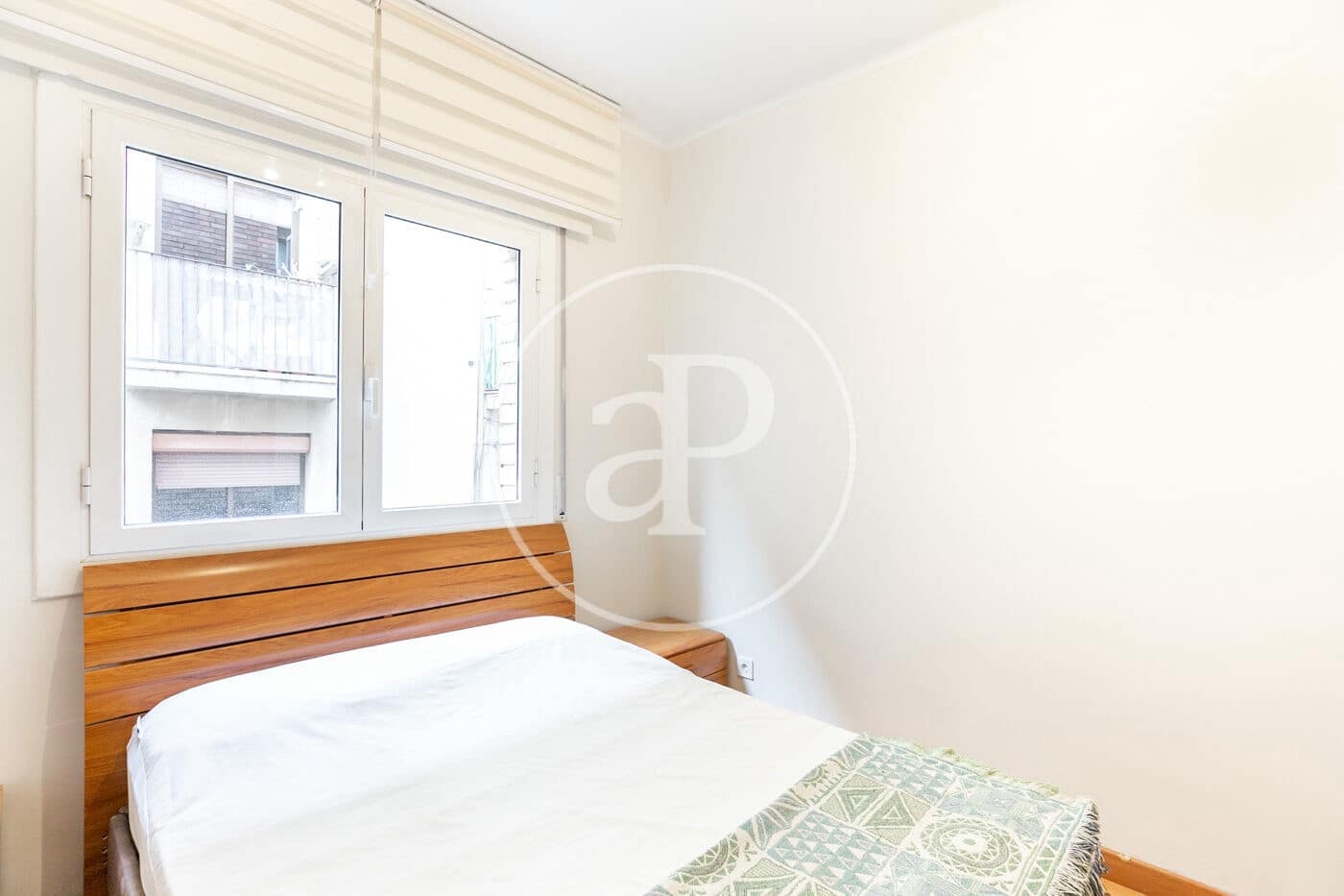 3 bedroom Apartment for sale in Barcelona city - € 295,000 (Ref: 9849352)