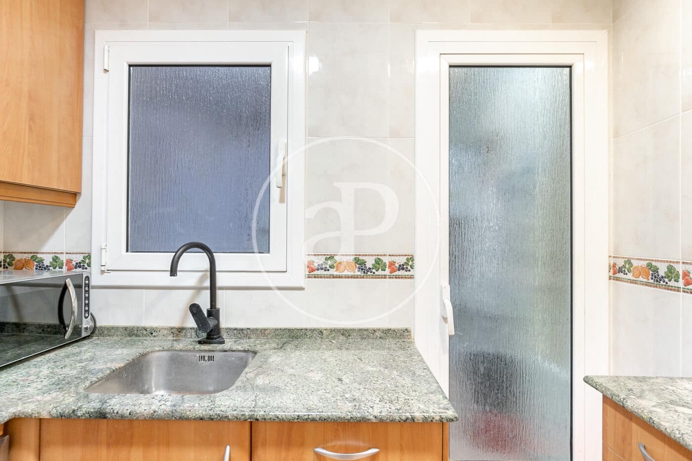 3 bedroom Apartment for sale in Barcelona city - € 295,000 (Ref: 9849352)