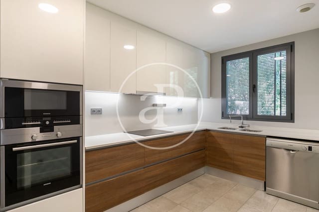 2 soveværelse Lejlighed til salg i Les Corts, Barcelona by med swimmingpool - € 860.000 (Ref: 9849353)