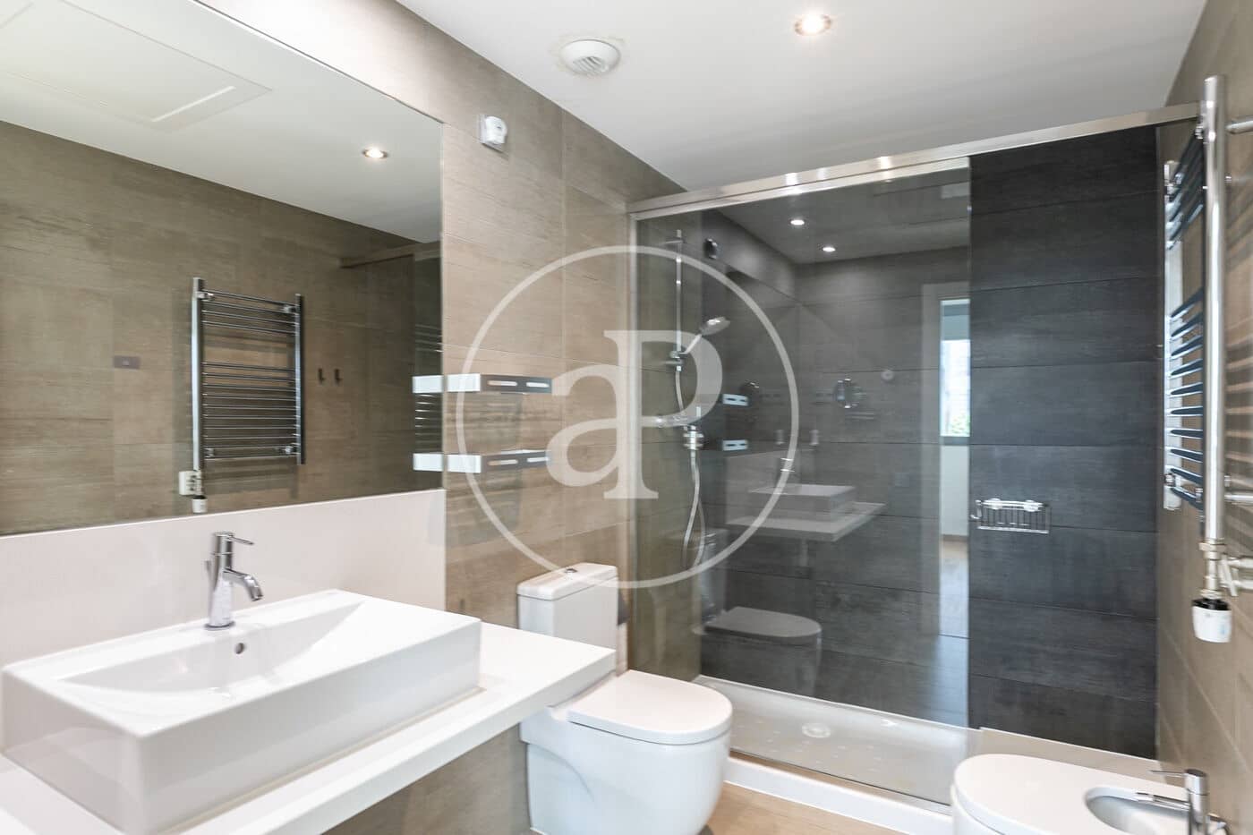 2 soveværelse Lejlighed til salg i Barcelona by med swimmingpool - € 860.000 (Ref: 9849353)