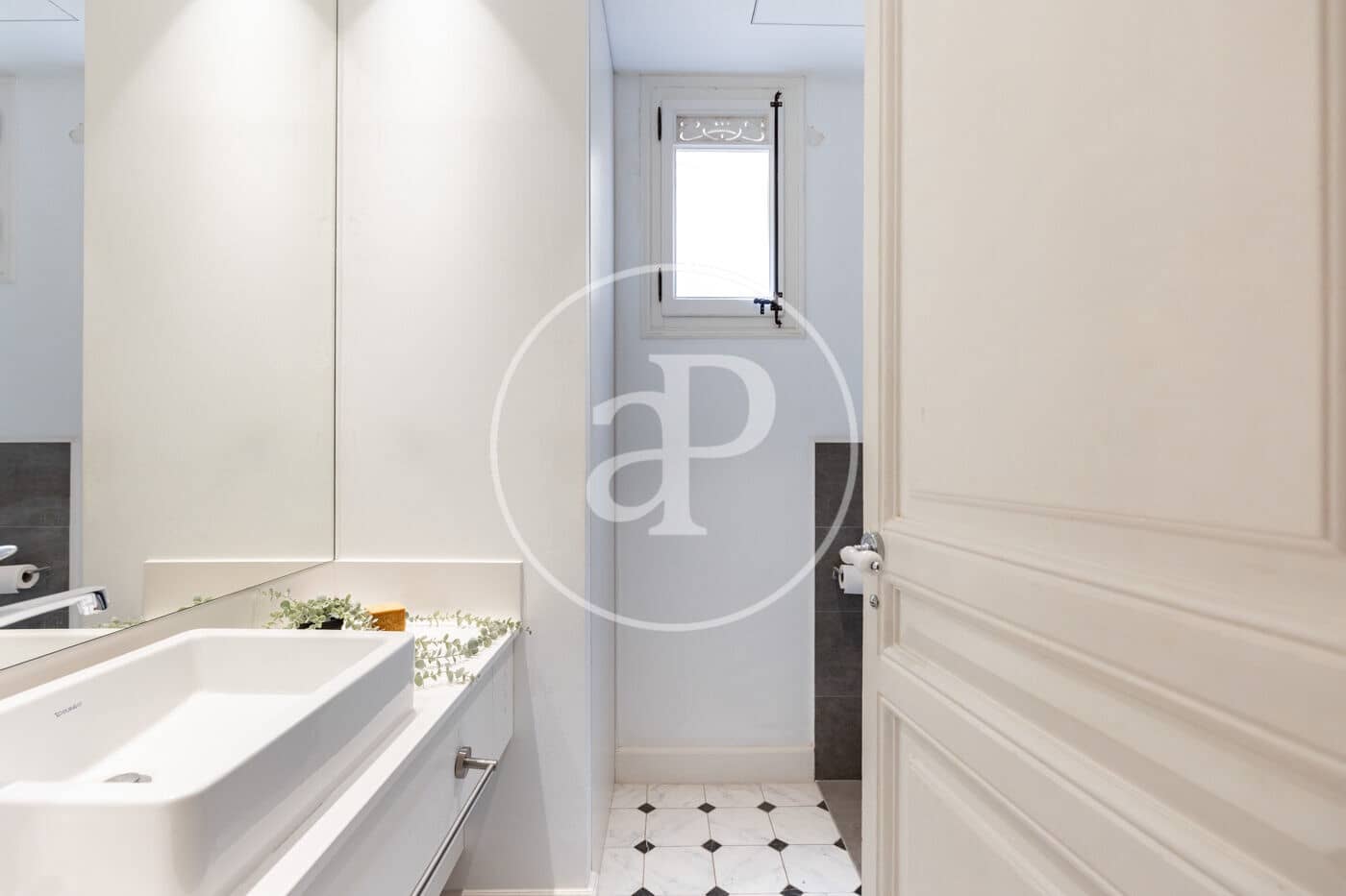 3 soveværelse Lejlighed til salg i Barcelona by - € 925.000 (Ref: 9851736)