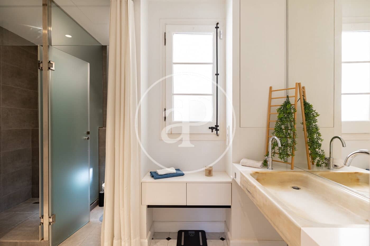 3 soveværelse Lejlighed til salg i Barcelona by - € 925.000 (Ref: 9851736)