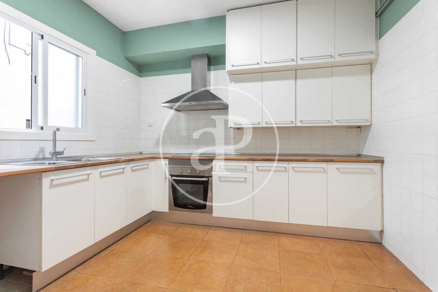4 soveværelse Lejlighed til leje i Barcelona by - € 2.605 (Ref: 9851741)