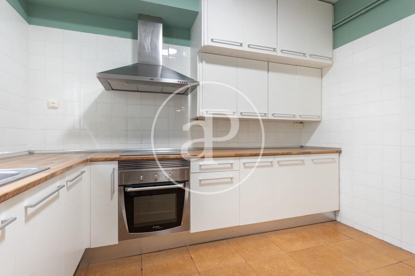 4 soveværelse Lejlighed til leje i Barcelona by - € 2.605 (Ref: 9851741)