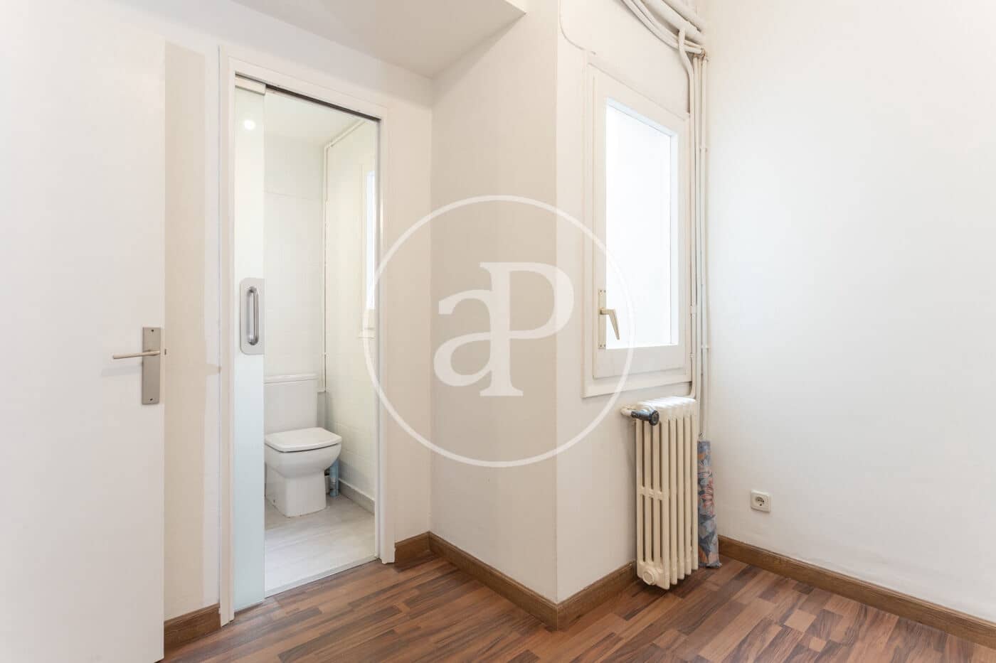 4 soveværelse Lejlighed til leje i Barcelona by - € 2.605 (Ref: 9851741)