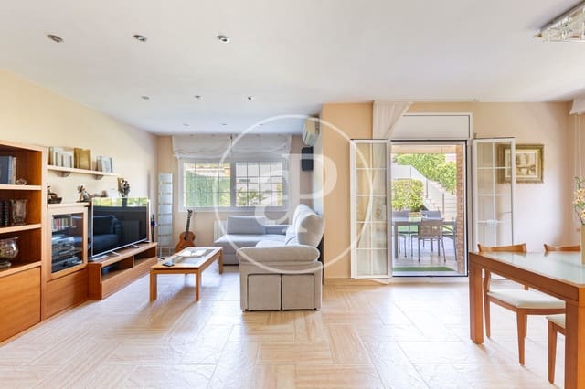 4 quarto Moradia para venda em Sant Quirze del Vallès com piscina - 695 000 € (Ref: 9851746)