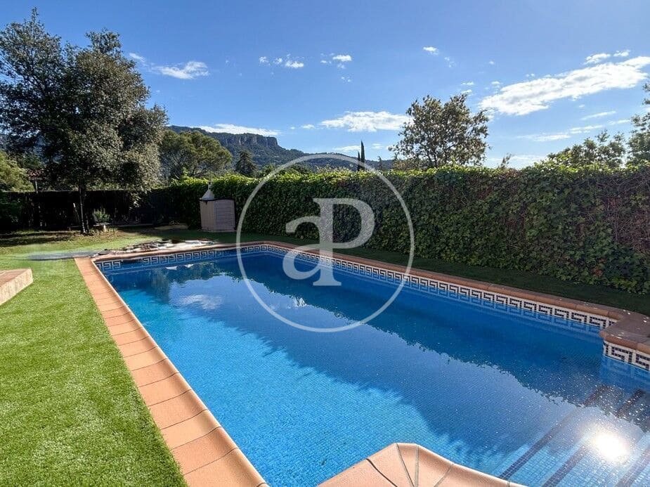 4 soveværelse Villa til salg i Matadepera med swimmingpool - € 895.000 (Ref: 9851749)