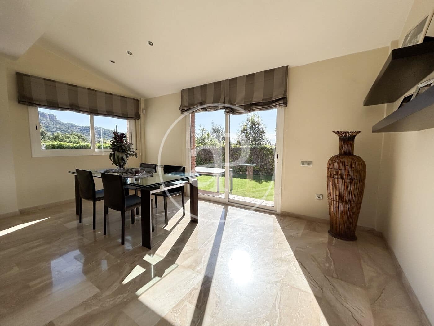 4 soveværelse Villa til salg i Matadepera med swimmingpool - € 895.000 (Ref: 9851749)