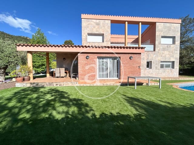 4 soveværelse Villa til salg i Matadepera med swimmingpool - € 895.000 (Ref: 9851749)