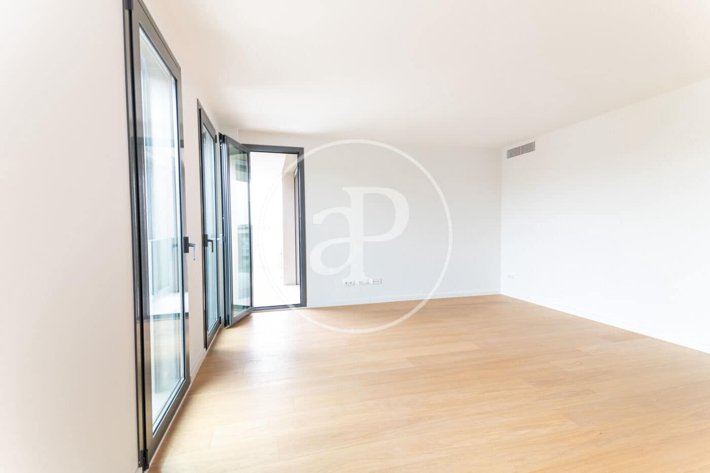 3 bedroom Apartment for rent in Barcelona city with pool garage - € 3,830 (Ref: 9861864)