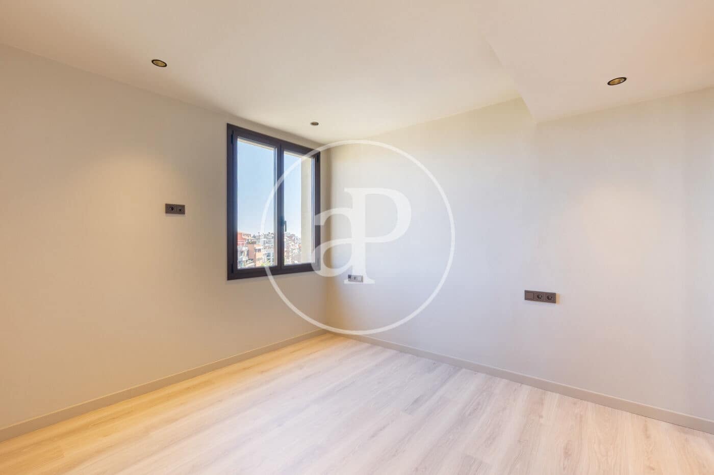 2 slaapkamer Penthouse te koop in Barcelona stad - € 900.000 (Ref: 9865174)