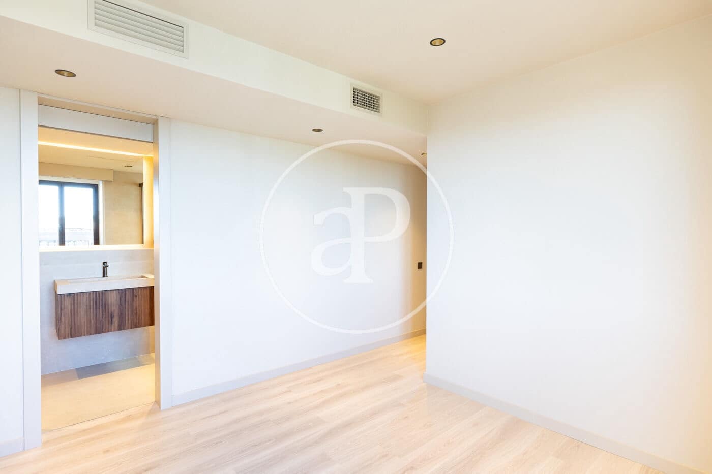 2 slaapkamer Penthouse te koop in Barcelona stad - € 900.000 (Ref: 9865174)