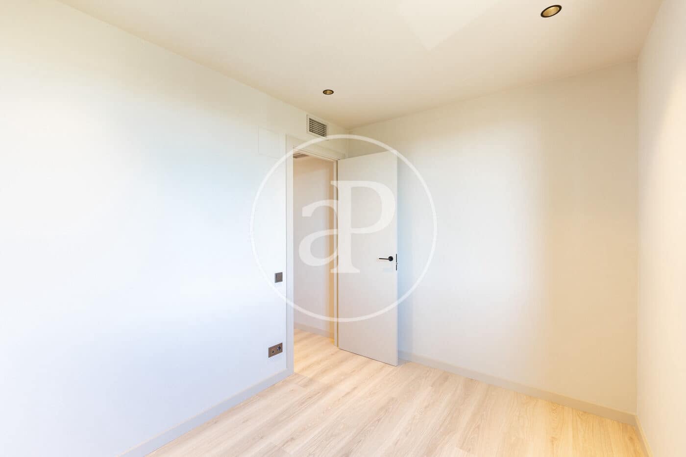 2 slaapkamer Penthouse te koop in Barcelona stad - € 900.000 (Ref: 9865174)