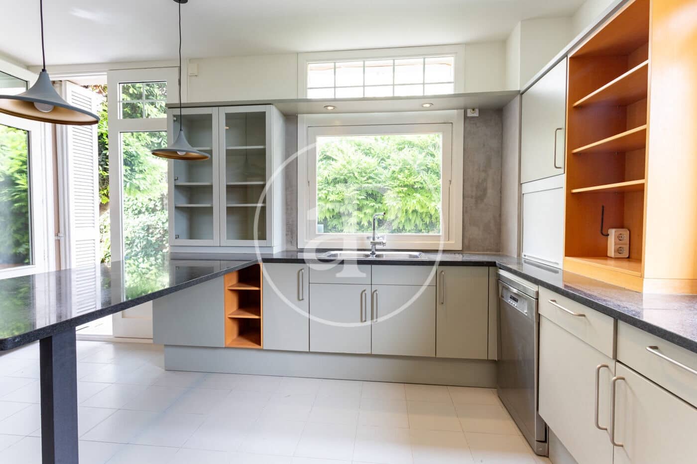 6 bedroom Villa for rent in Barcelona city with garage - € 11,500 (Ref: 9865179)