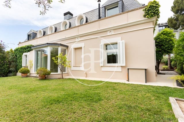 6 bedroom Villa for rent in Les Tres Torres, Barcelona city with garage - € 11,500 (Ref: 9865179)