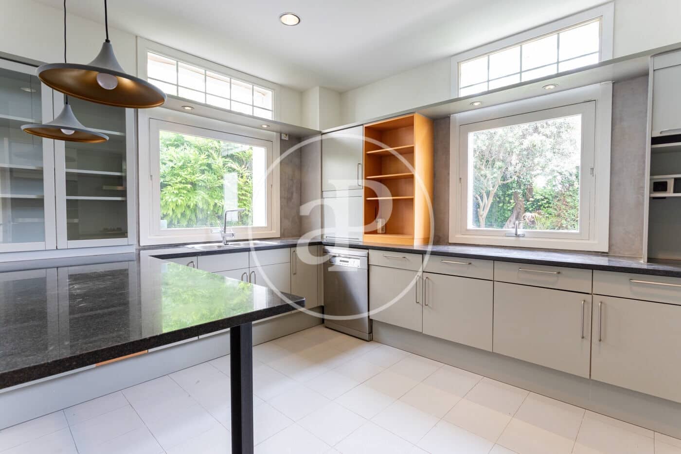6 bedroom Villa for rent in Barcelona city with garage - € 11,500 (Ref: 9865179)