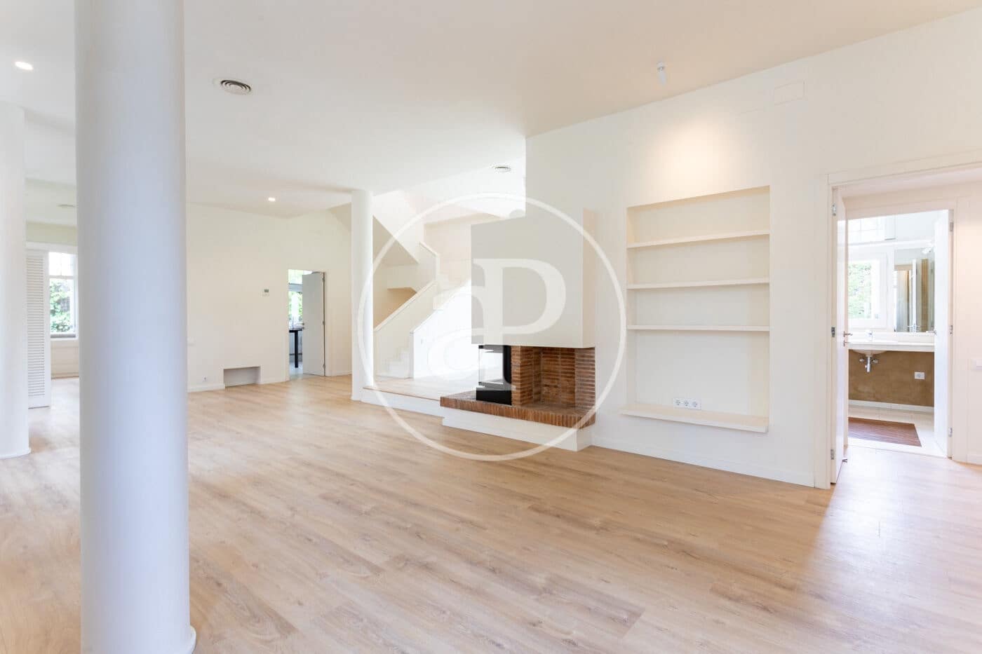 6 bedroom Villa for rent in Barcelona city with garage - € 11,500 (Ref: 9865179)