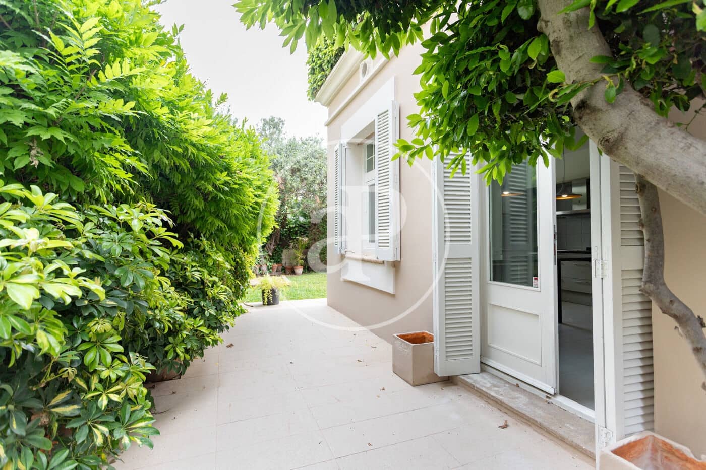 6 bedroom Villa for rent in Barcelona city with garage - € 11,500 (Ref: 9865179)