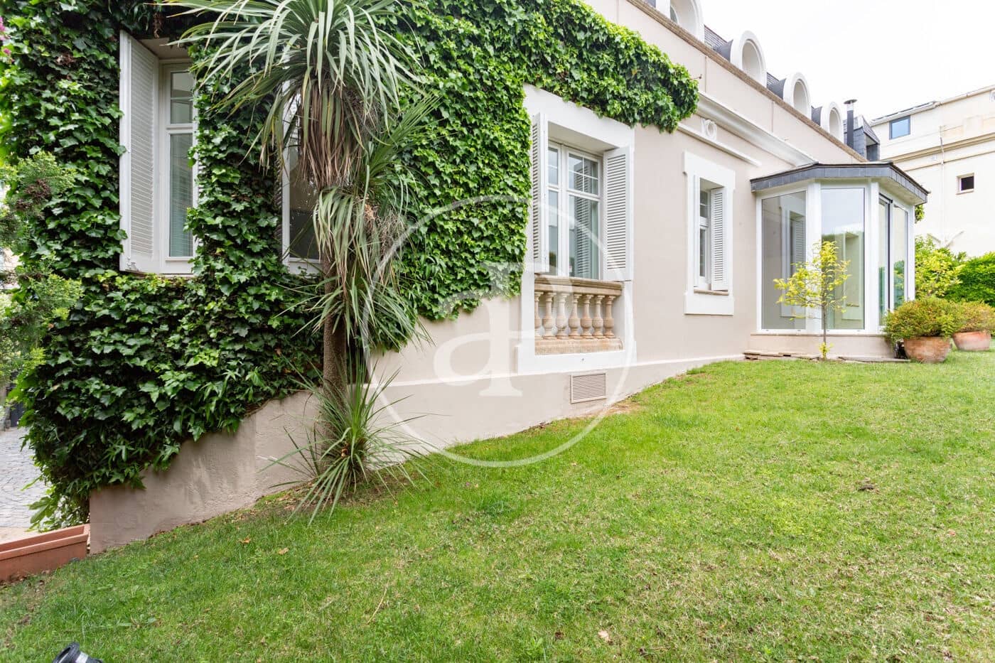 6 bedroom Villa for rent in Barcelona city with garage - € 11,500 (Ref: 9865179)