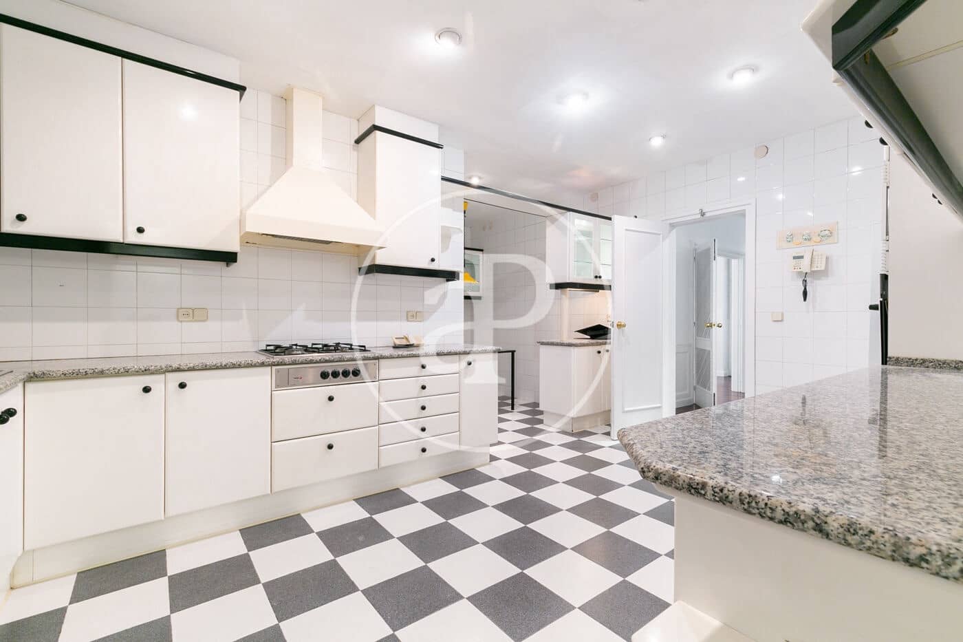 4 bedroom Apartment for rent in Barcelona city with garage - € 3,950 (Ref: 9866996)