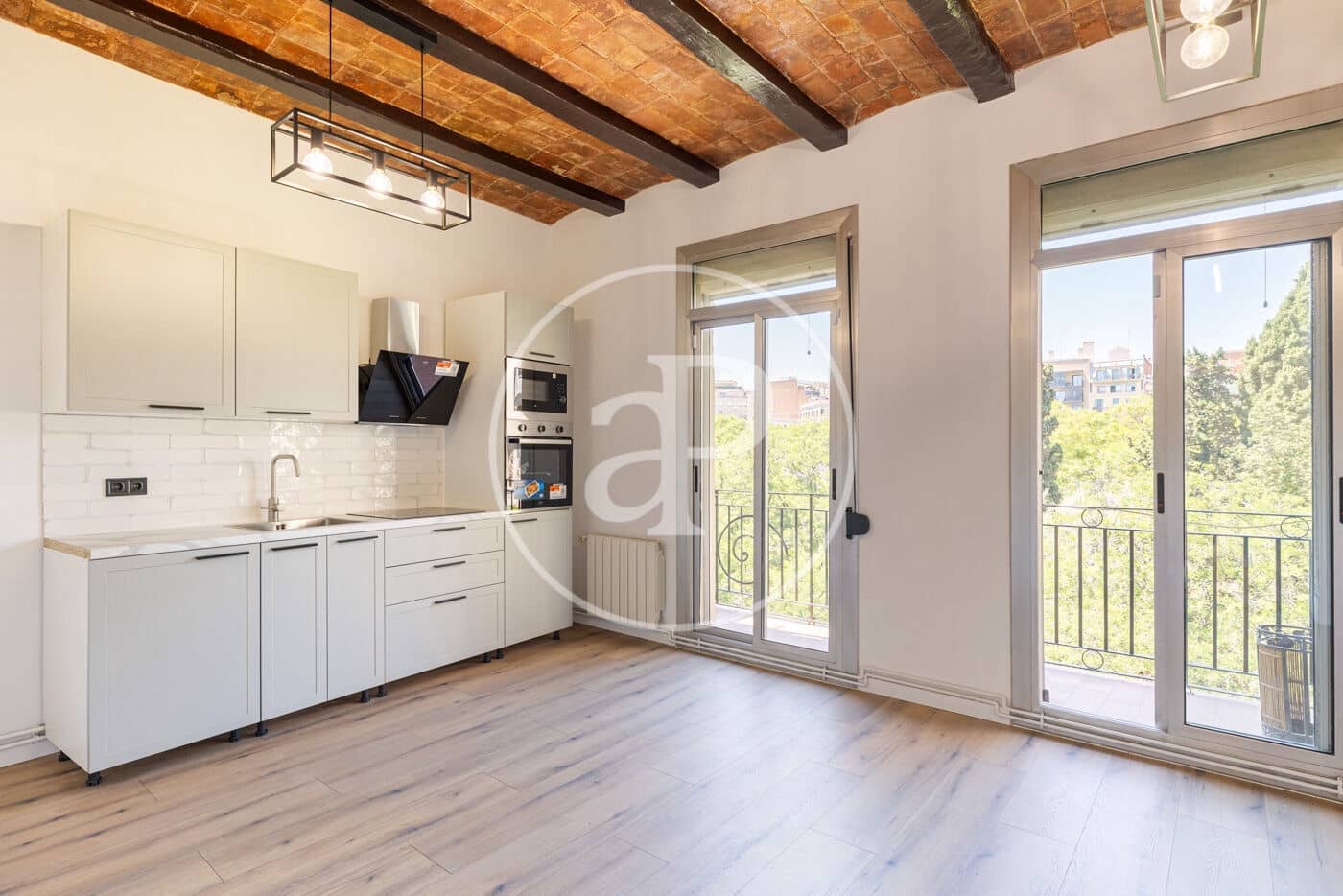 3 soveværelse Lejlighed til salg i Barcelona by - € 690.000 (Ref: 9866997)