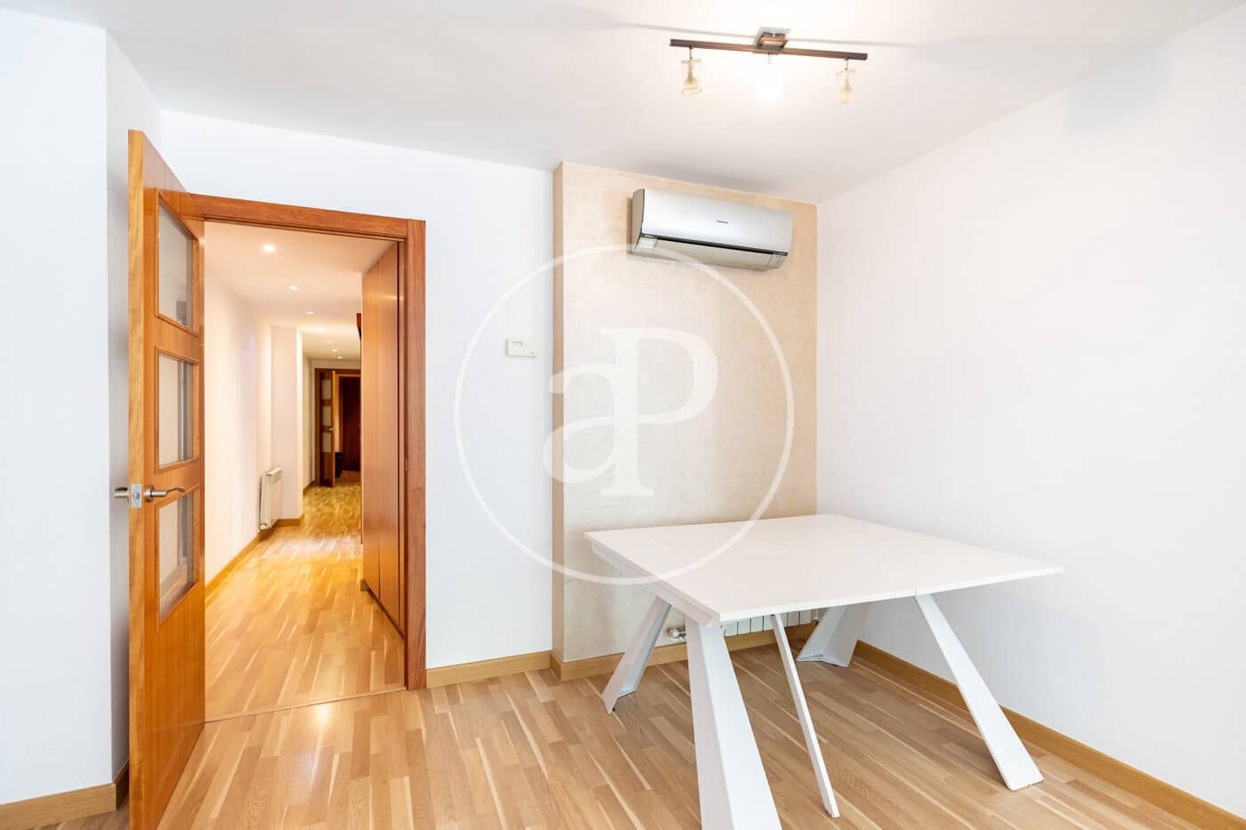 4 slaapkamer Appartement te koop in Barcelona stad - € 550.000 (Ref: 9868584)