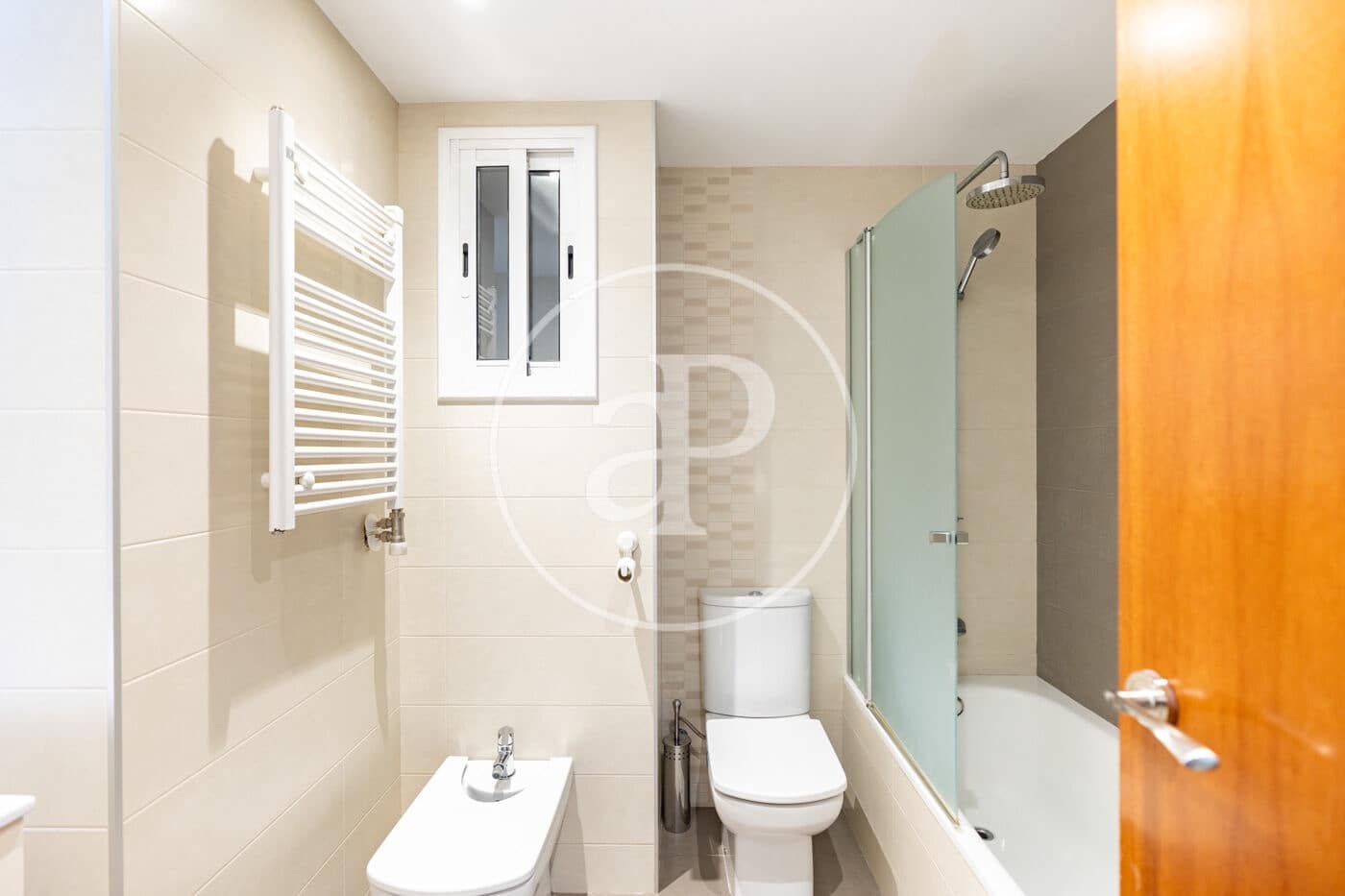 4 slaapkamer Appartement te koop in Barcelona stad - € 550.000 (Ref: 9868584)