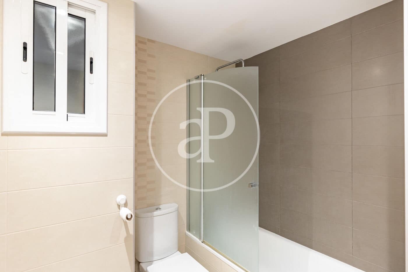 4 slaapkamer Appartement te koop in Barcelona stad - € 550.000 (Ref: 9868584)