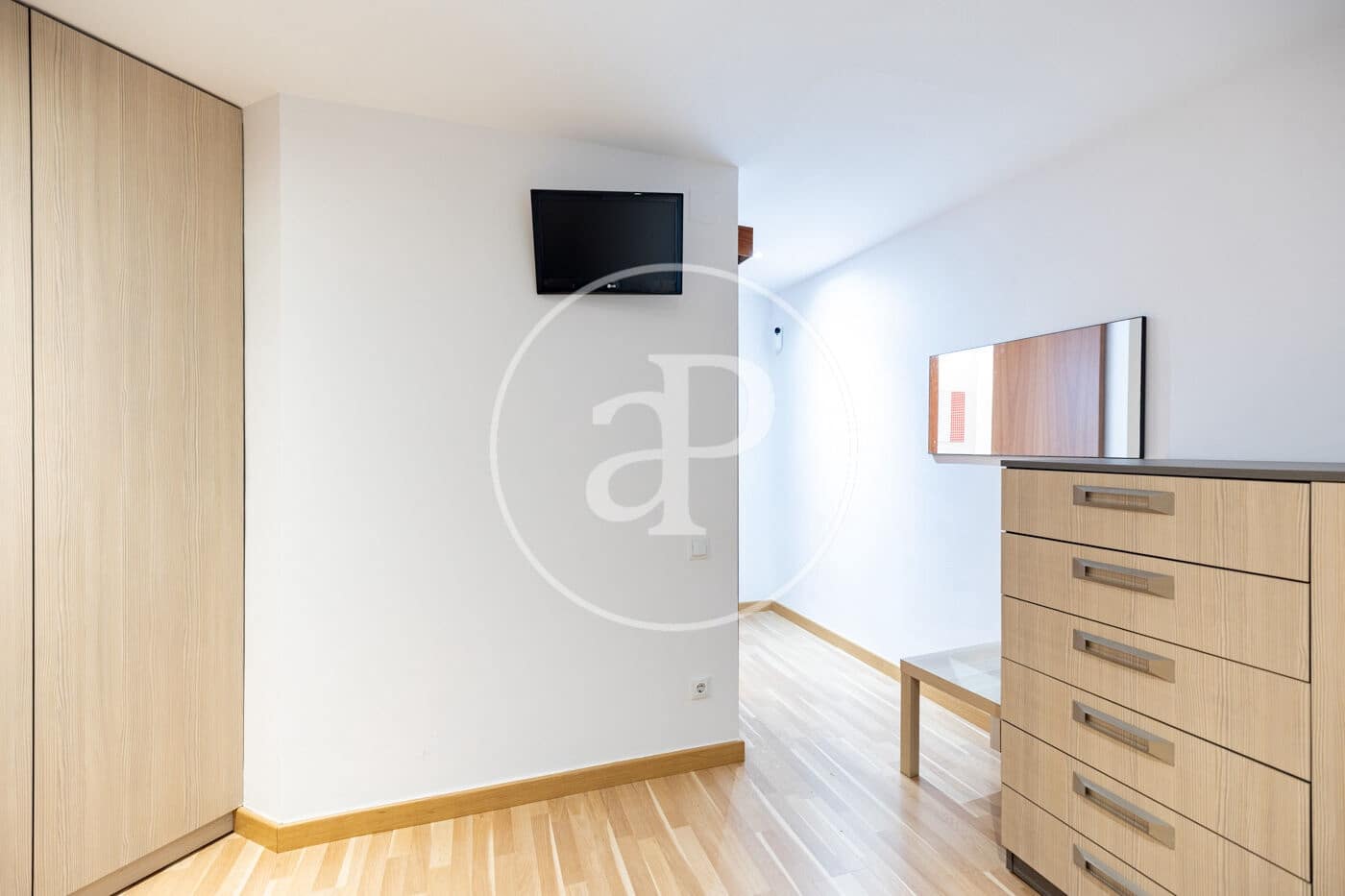4 slaapkamer Appartement te koop in Barcelona stad - € 550.000 (Ref: 9868584)