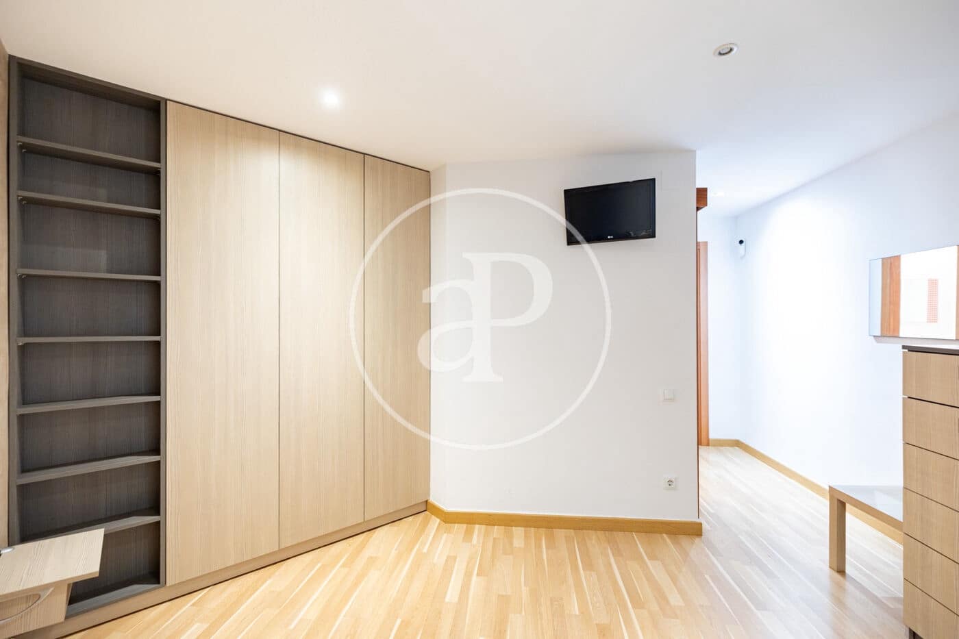 4 slaapkamer Appartement te koop in Barcelona stad - € 550.000 (Ref: 9868584)