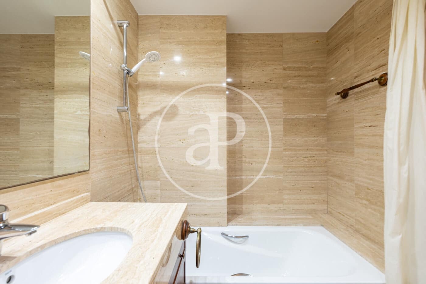 2 soveværelse Lejlighed til salg i Barcelona by - € 535.000 (Ref: 9873496)