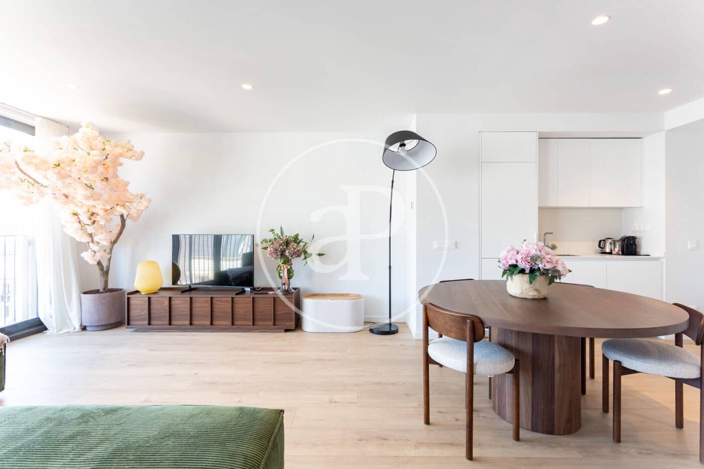 2 slaapkamer Penthouse te huur in Barcelona stad - € 4.500 (Ref: 9873497)