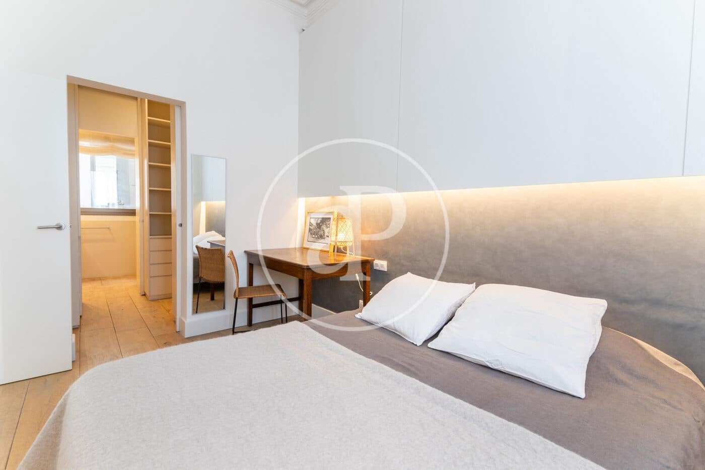 3 slaapkamer Appartement te huur in Barcelona stad - € 2.686 (Ref: 9873498)