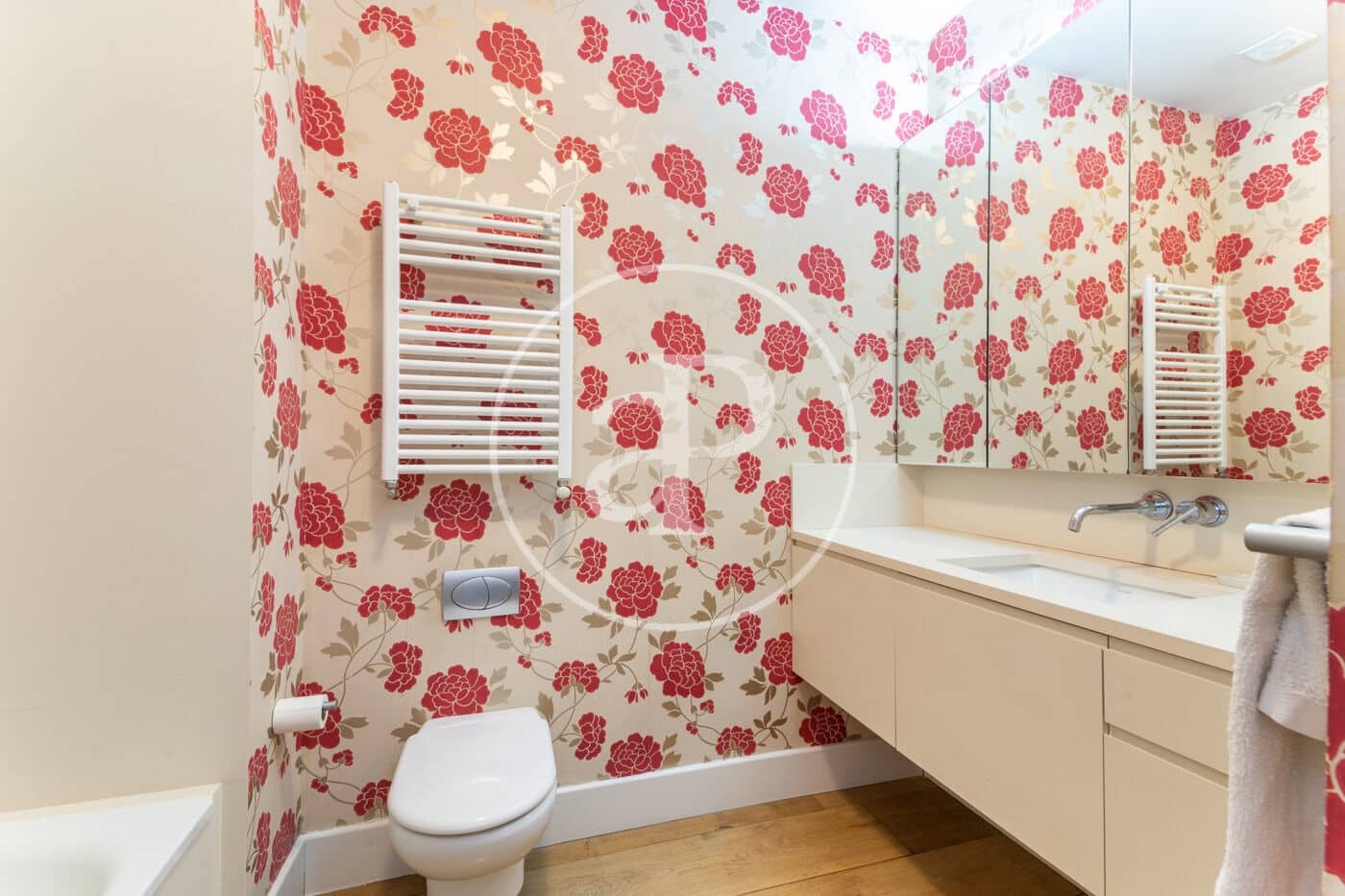 3 slaapkamer Appartement te huur in Barcelona stad - € 2.686 (Ref: 9873498)