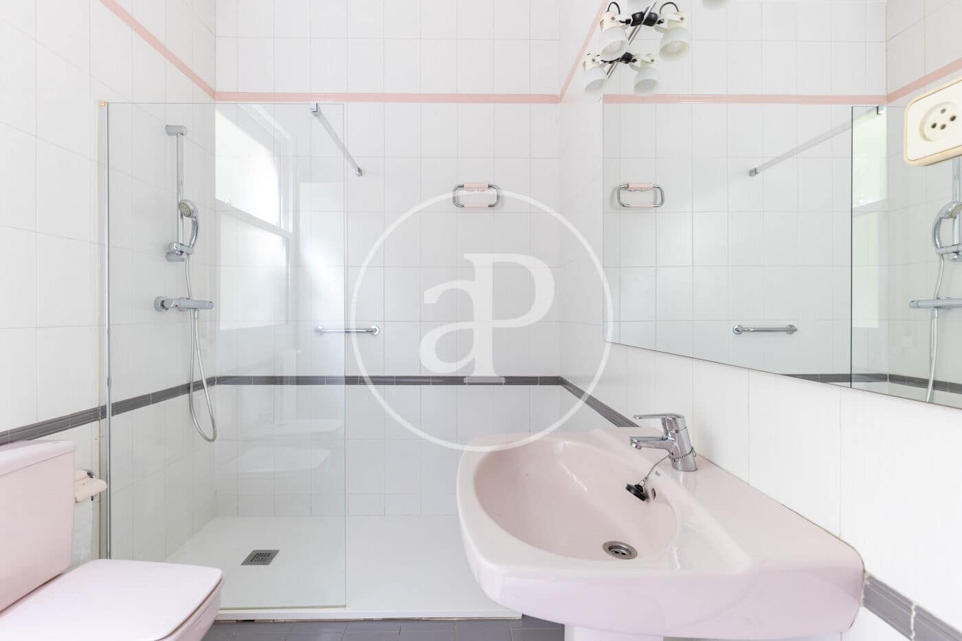6 bedroom Villa for sale in Matadepera with pool - € 890,000 (Ref: 9876409)