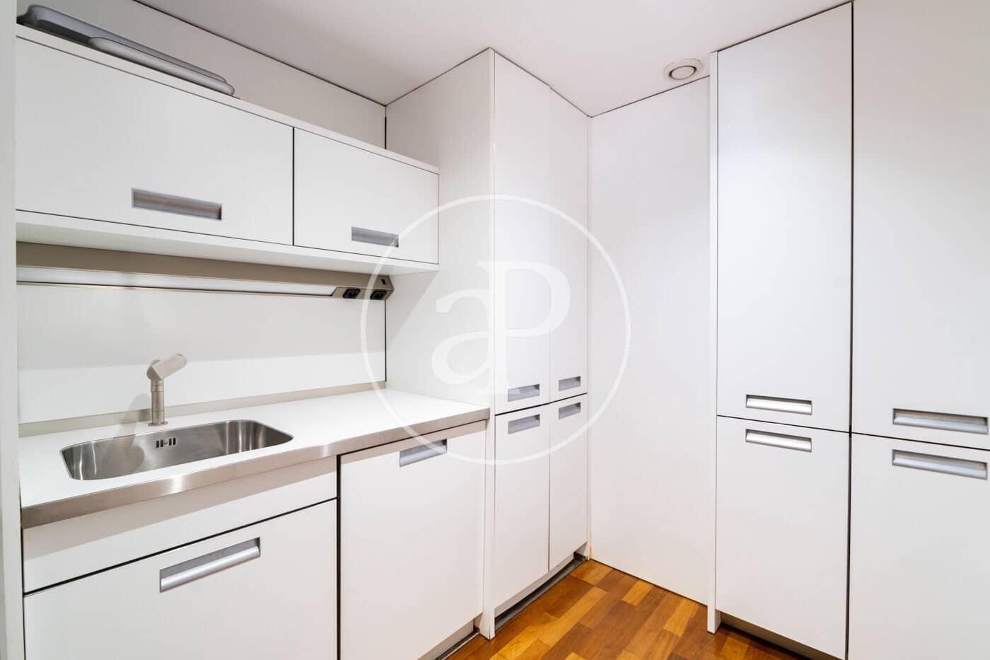 2 bedroom Apartment for rent in Barcelona city with garage - € 2,477 (Ref: 9876411)