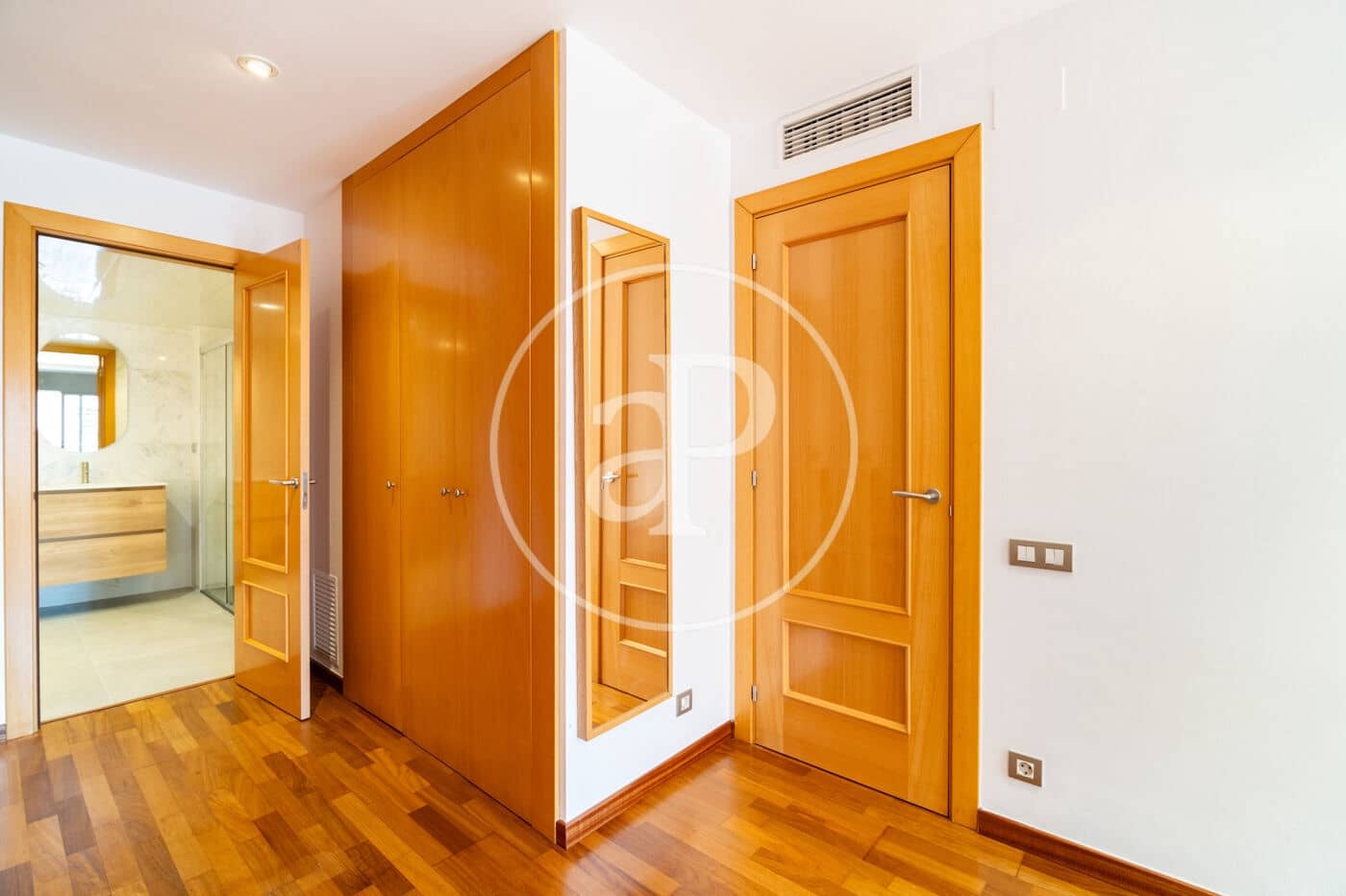 2 bedroom Apartment for rent in Barcelona city with garage - € 2,477 (Ref: 9876411)