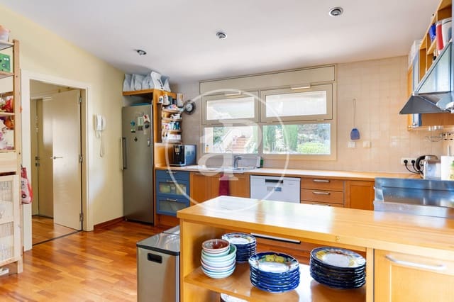 5 sypialnia Apartament do wynajęcia w Matadepera z basenem - 4 900 € (Ref: 9878811)