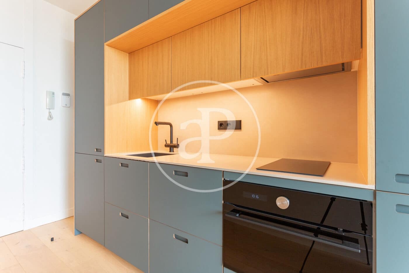 2 bedroom Apartment for rent in Barcelona city with garage - € 4,000 (Ref: 9878814)