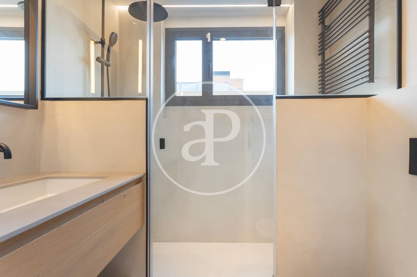 2 bedroom Apartment for rent in Barcelona city with garage - € 4,000 (Ref: 9878814)