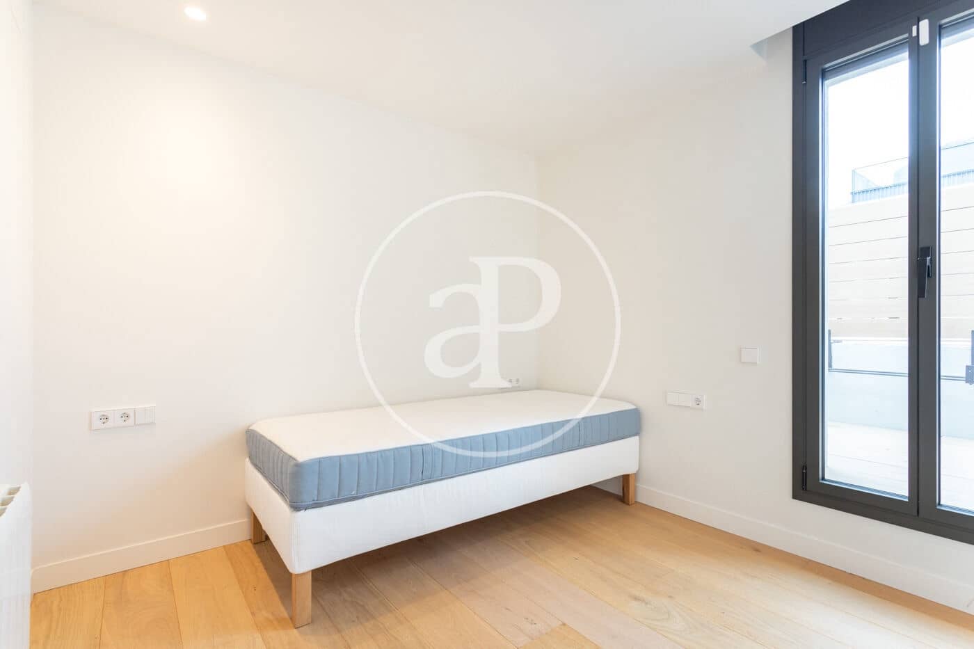 2 bedroom Apartment for rent in Barcelona city with garage - € 4,000 (Ref: 9878814)