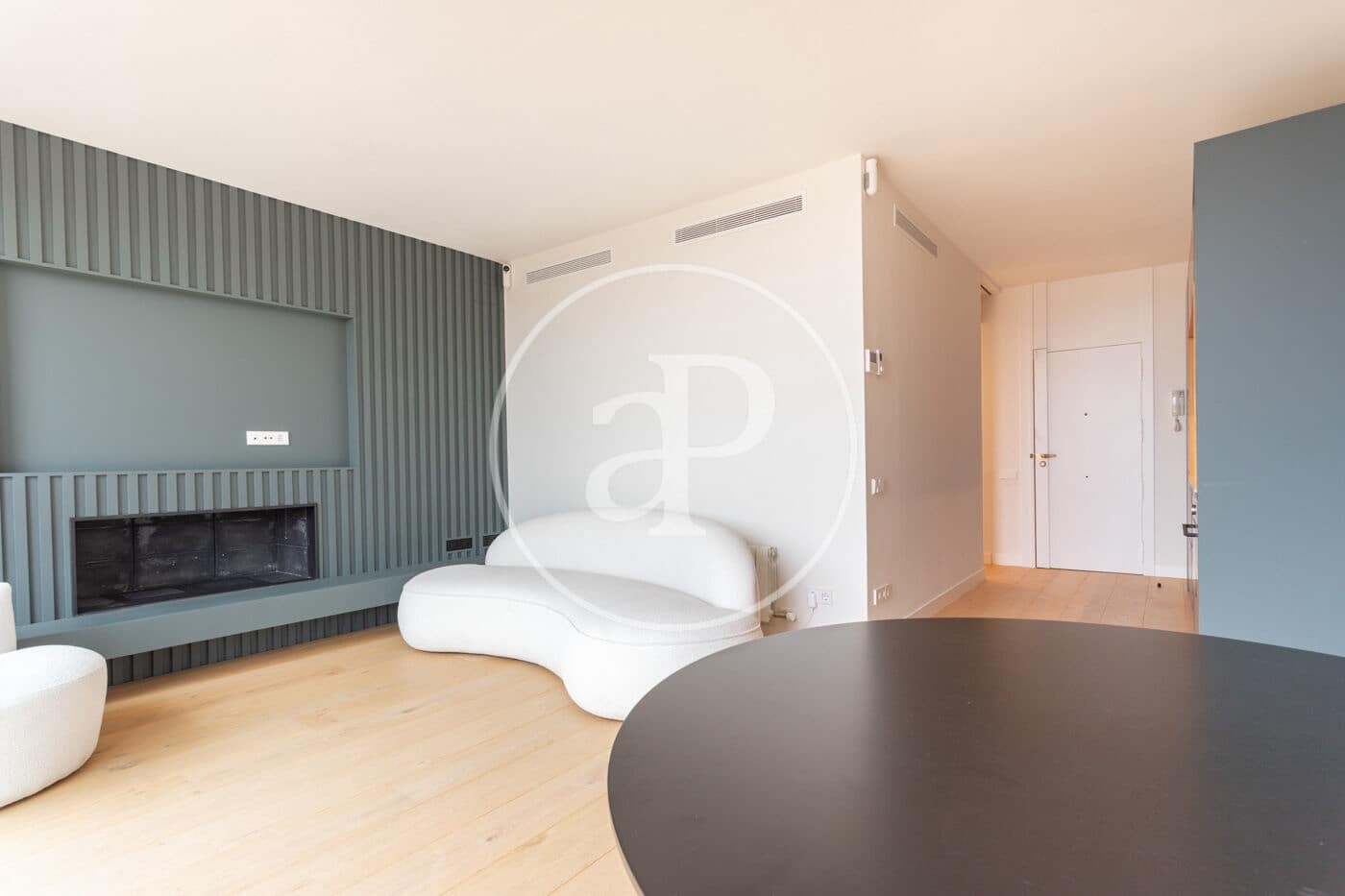2 bedroom Apartment for rent in Barcelona city with garage - € 4,000 (Ref: 9878814)