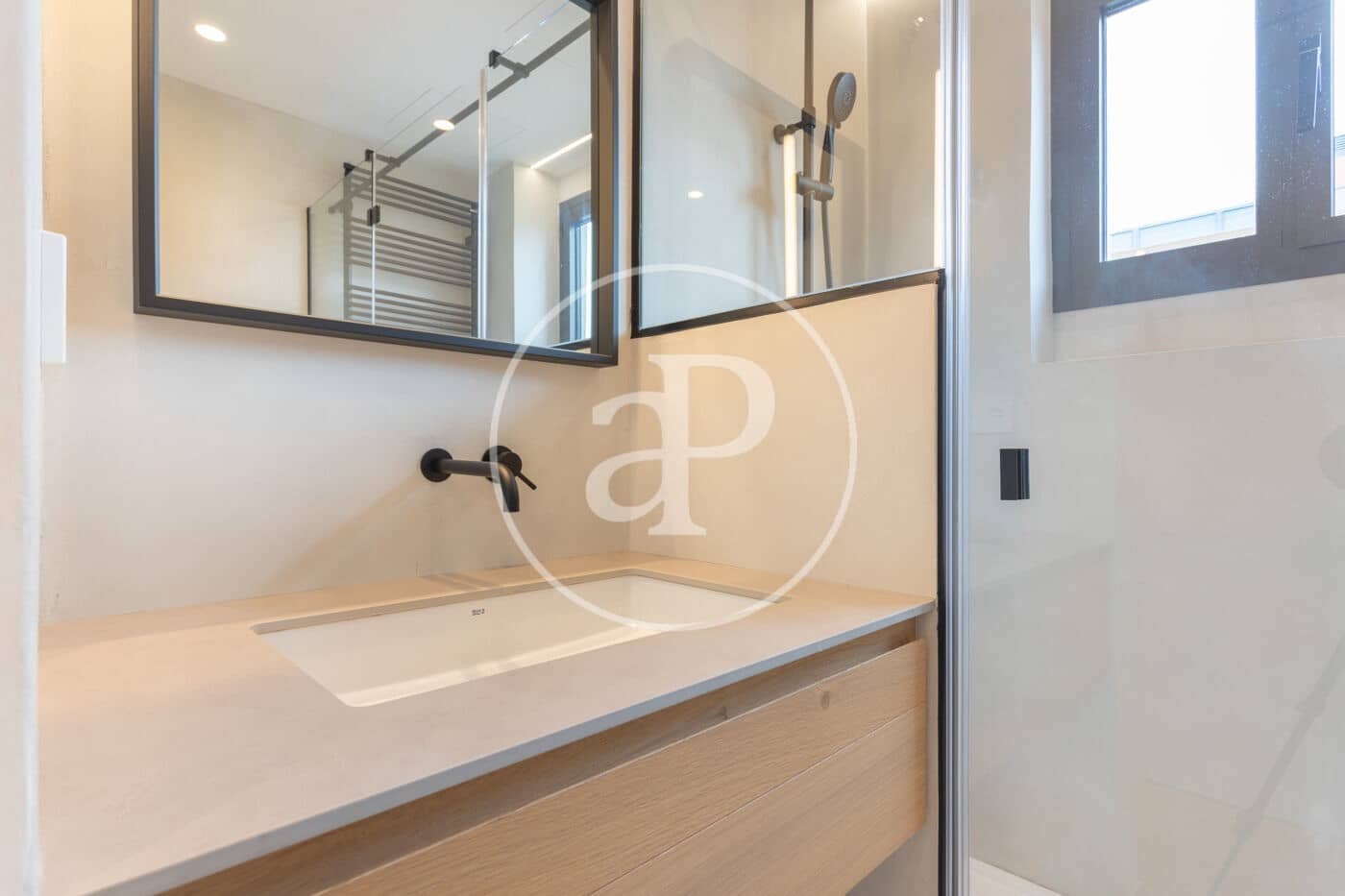 2 bedroom Apartment for rent in Barcelona city with garage - € 4,000 (Ref: 9878814)