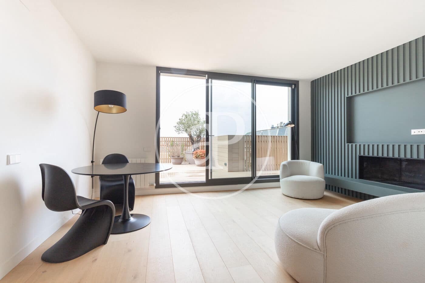 2 bedroom Apartment for rent in Barcelona city with garage - € 4,000 (Ref: 9878814)