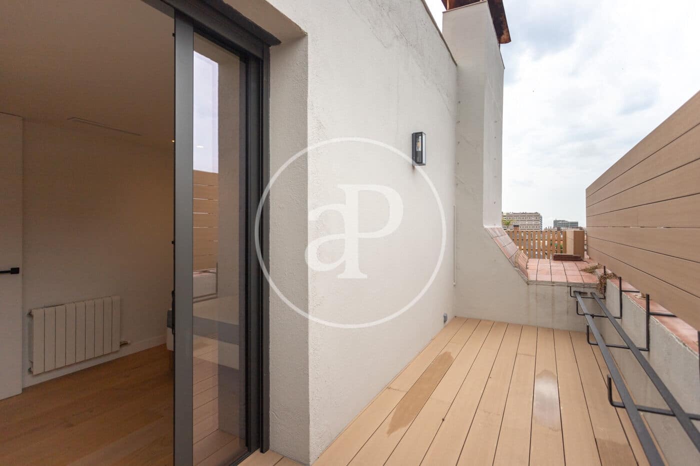 2 bedroom Apartment for rent in Barcelona city with garage - € 4,000 (Ref: 9878814)