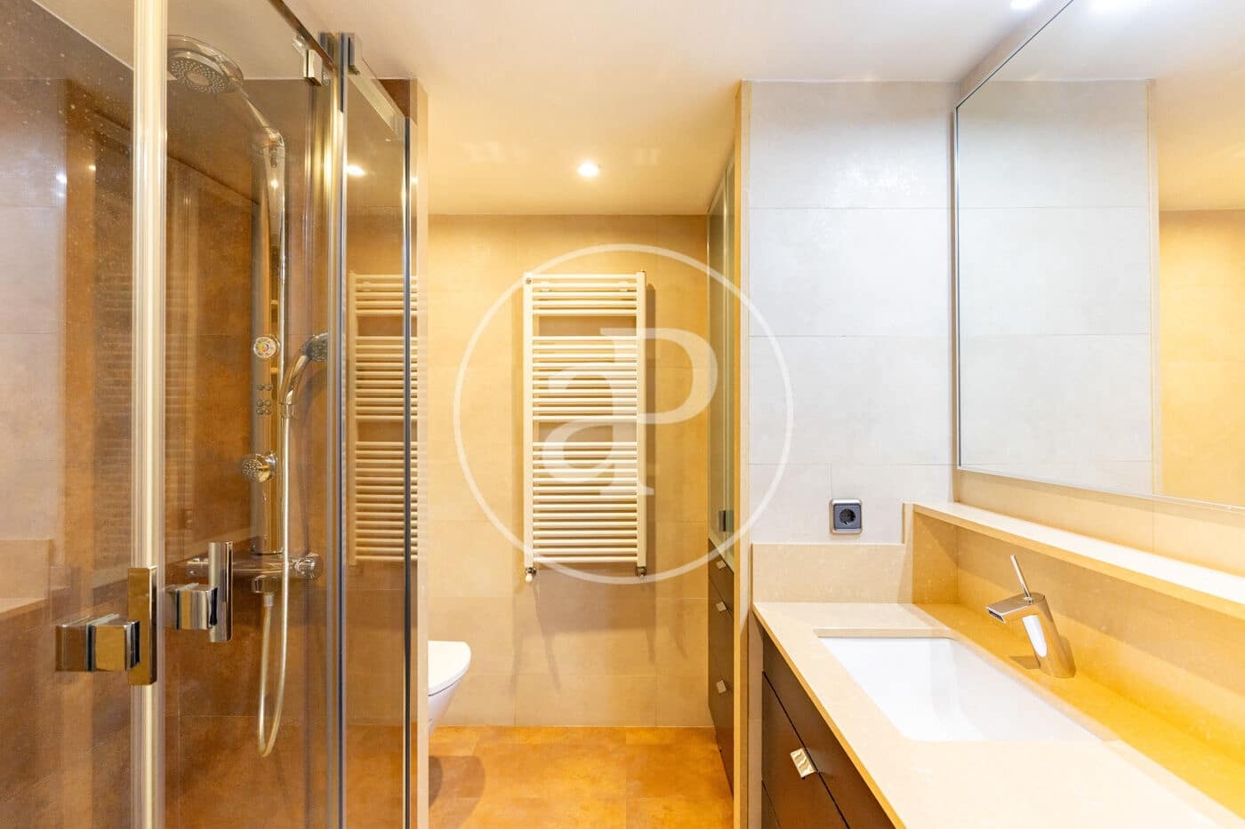 4 makuuhuone Huoneisto vuokrattavana paikassa Barcelona kaupunki mukana uima-altaan 
autotalli - 4 700 € (Ref: 9881929)