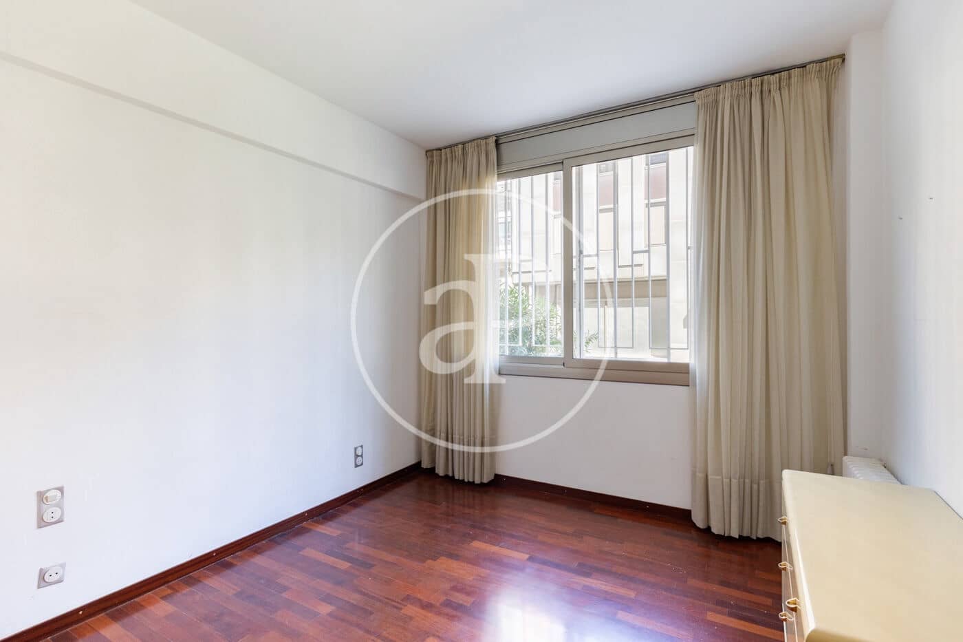 4 makuuhuone Huoneisto vuokrattavana paikassa Barcelona kaupunki mukana uima-altaan 
autotalli - 4 700 € (Ref: 9881929)