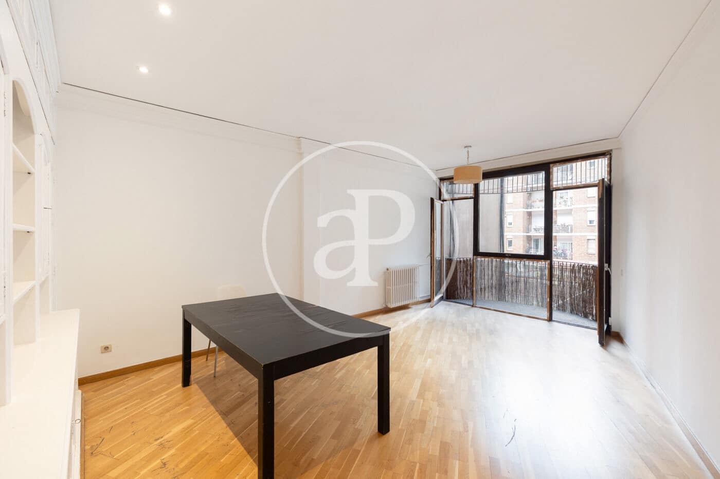 4 bedroom Apartment for sale in Barcelona city - € 990,000 (Ref: 9884795)