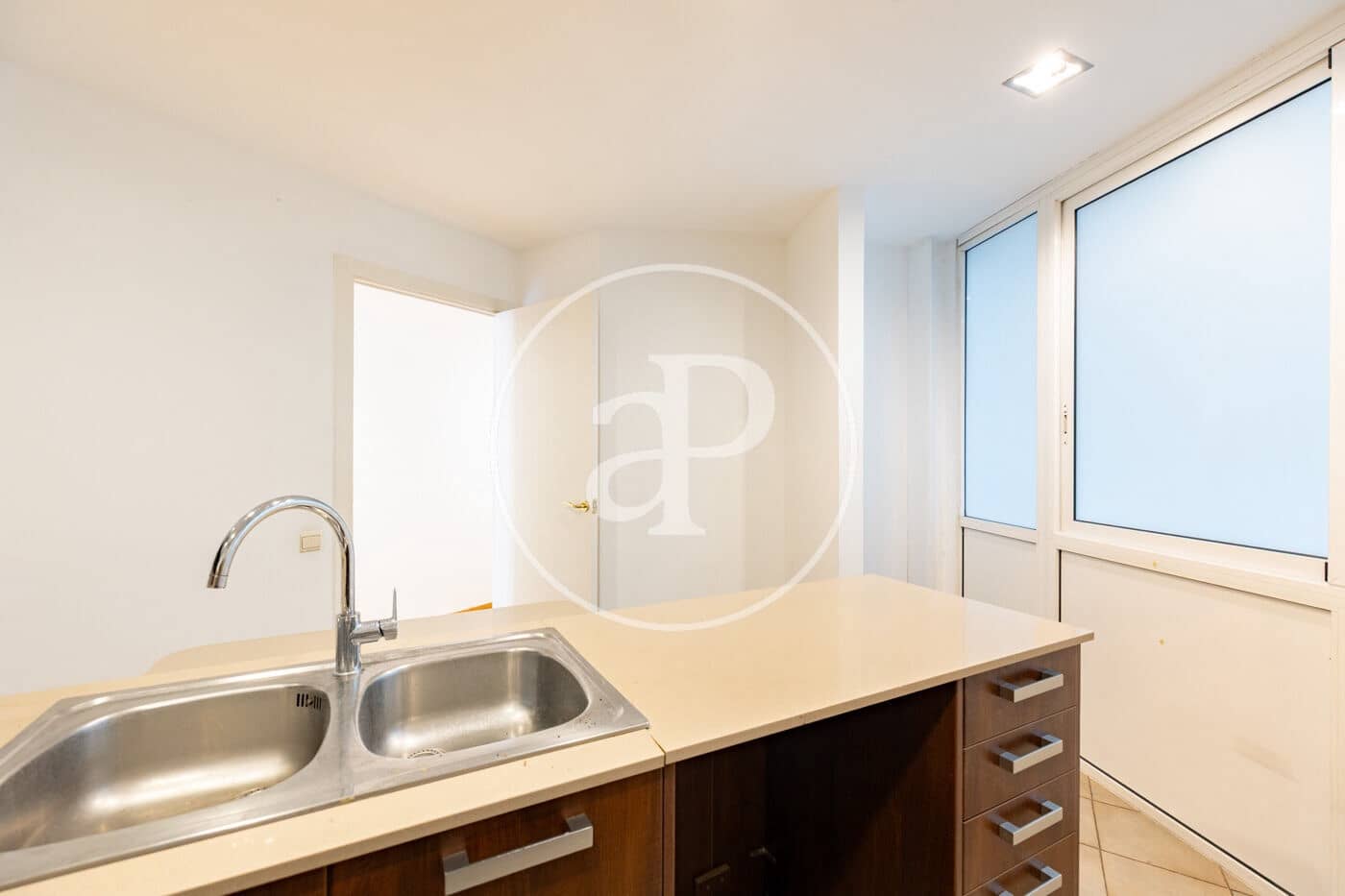 4 bedroom Apartment for sale in Barcelona city - € 990,000 (Ref: 9884795)