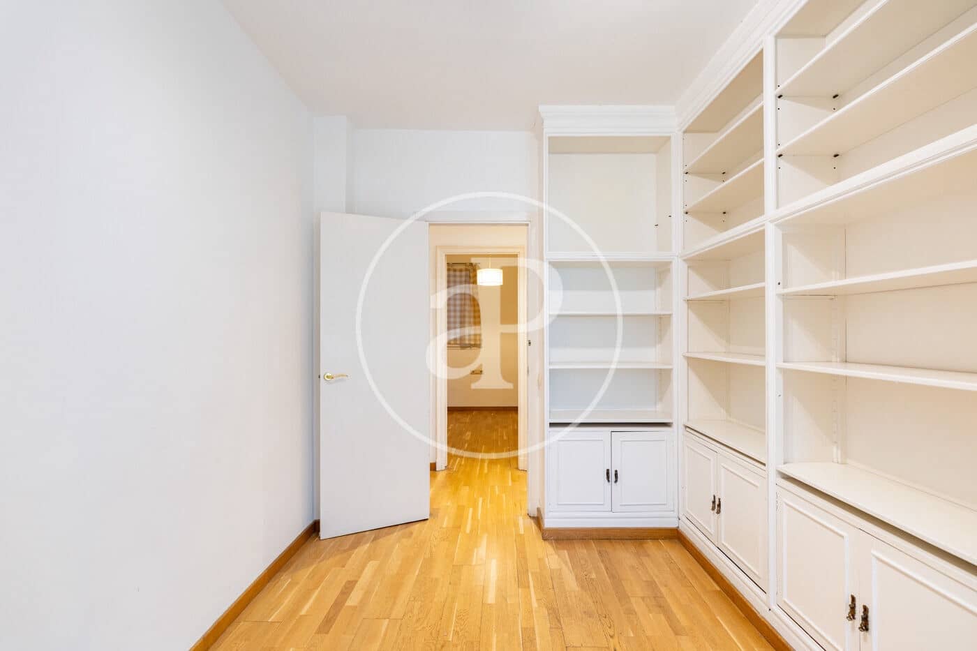 4 bedroom Apartment for sale in Barcelona city - € 990,000 (Ref: 9884795)